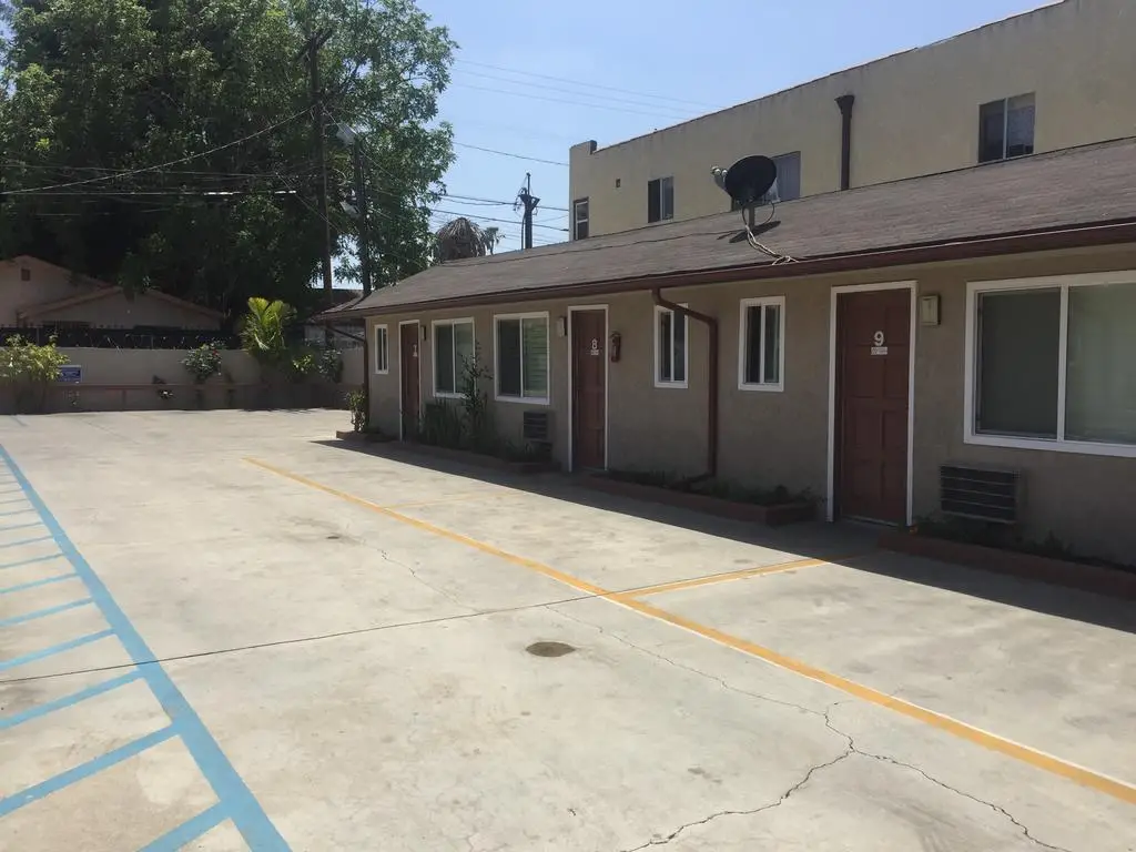 One Ten Motel 8